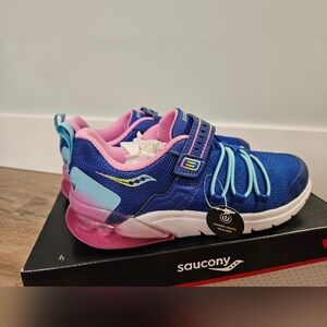 Saucony Girl Shoes Size 2.5 NEW